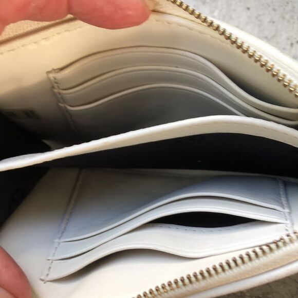 Tory Burch wristlet wallet - Picture 6 of 6